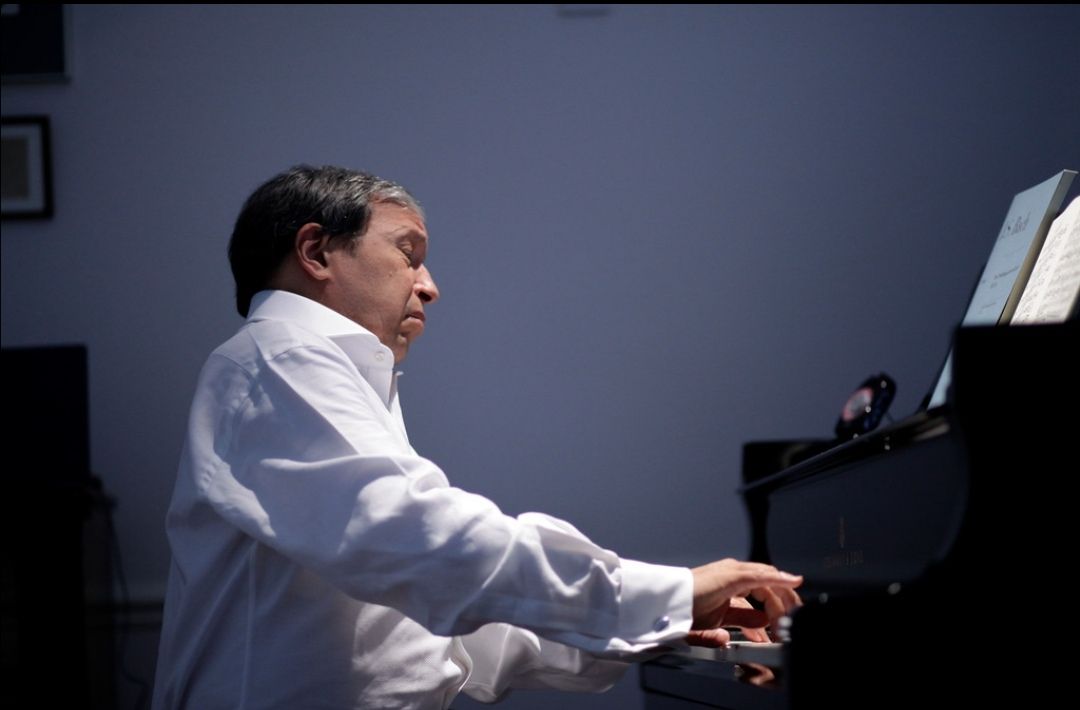 Murray Perahia in Bach: The French Suites